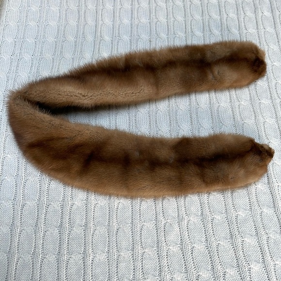 Vintage fur stole. 37” Inches in length. See pics for details. - Picture 4 of 13